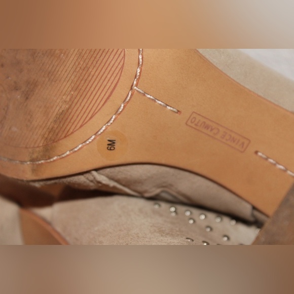 Vince Camuto Women Peep-Toe Booties 6M Winelta Studded Block Heel - Picture 5 of 5